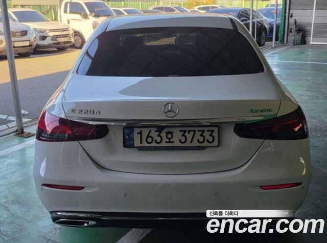 Mercedes-Benz E-Class 2021 — photo 3