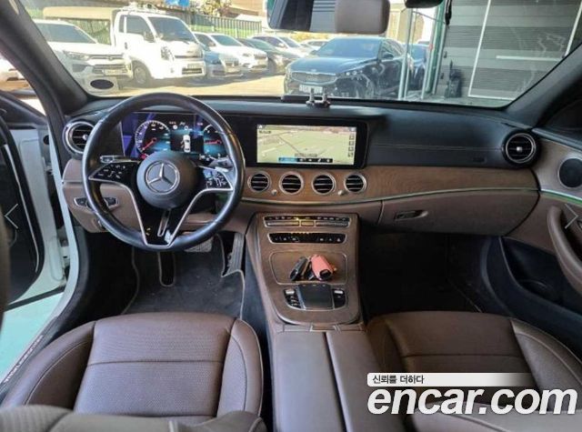 Mercedes-Benz E-Class 2021 — photo 6