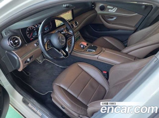 Mercedes-Benz E-Class 2021 — photo 7