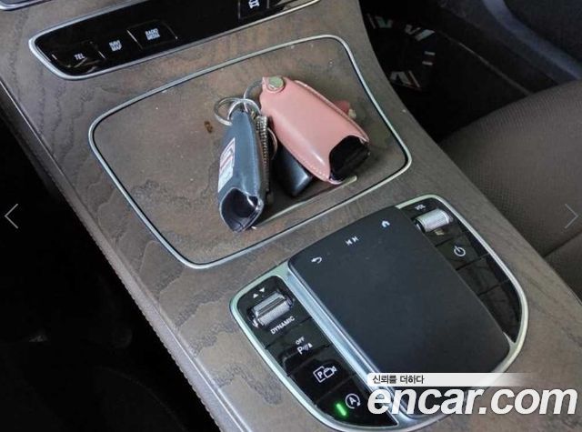 Mercedes-Benz E-Class 2021 — photo 12