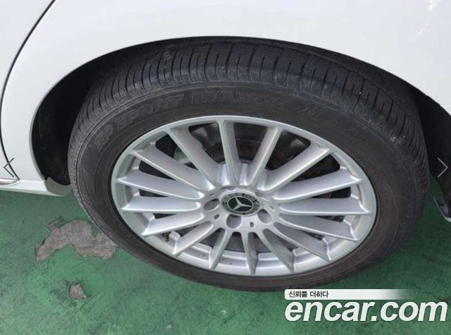 Mercedes-Benz E-Class 2021 — photo 16