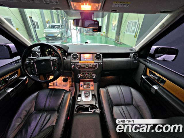 Land Rover Discovery 2013 — photo 12