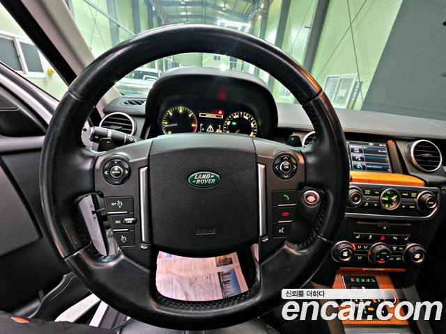 Land Rover Discovery 2013 — photo 13