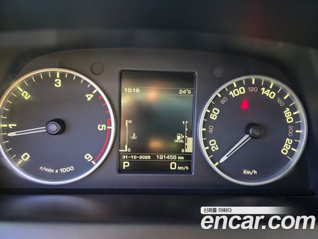 Land Rover Discovery 2013 — photo 14