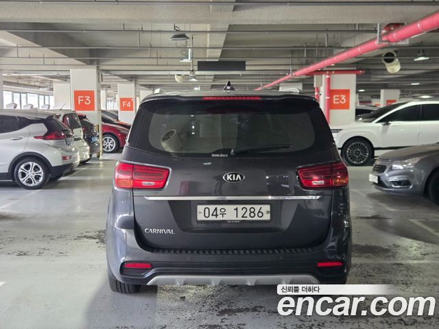 Kia Canival 2019 — photo 4