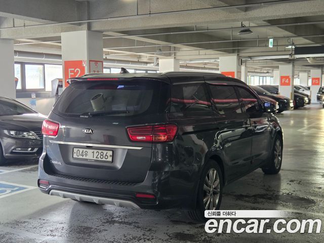 Kia Canival 2019 — photo 5
