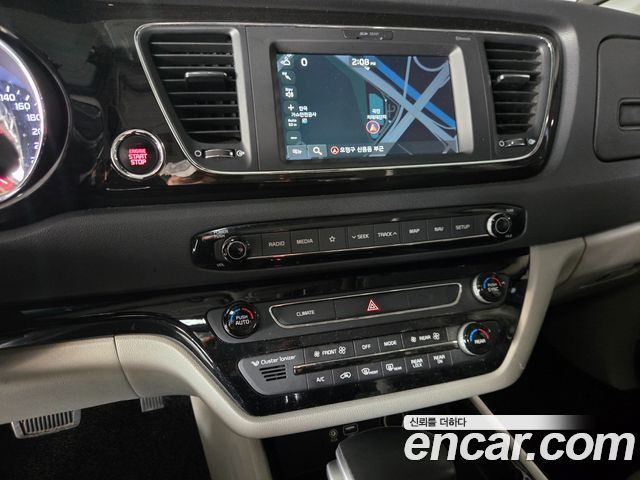 Kia Canival 2019 — photo 12