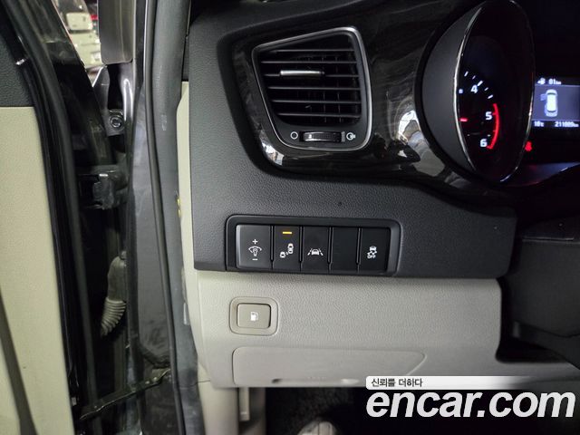 Kia Canival 2019 — photo 13