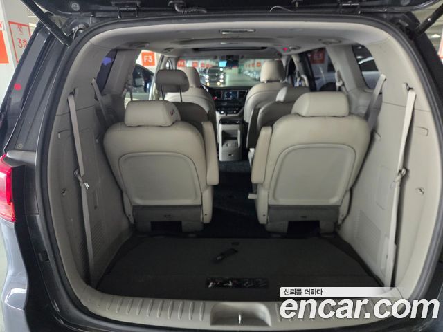 Kia Canival 2019 — photo 14