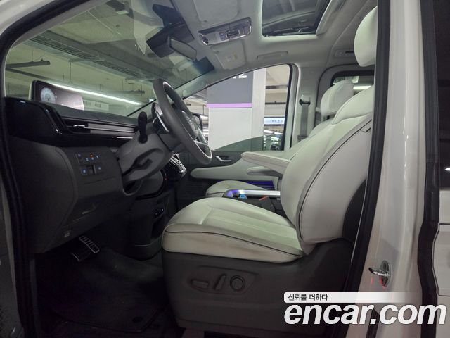 Hyundai Staria 2022 — photo 9