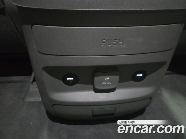 Hyundai Staria 2022 — photo 16