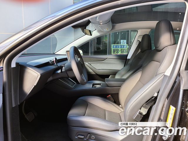 Tesla Model Y 2025 — photo 5