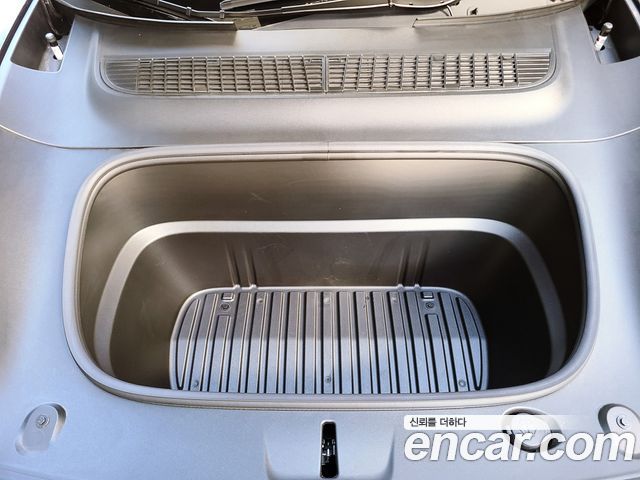 Tesla Model Y 2025 — photo 19