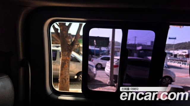 Hyundai Starex 2014 — photo 19
