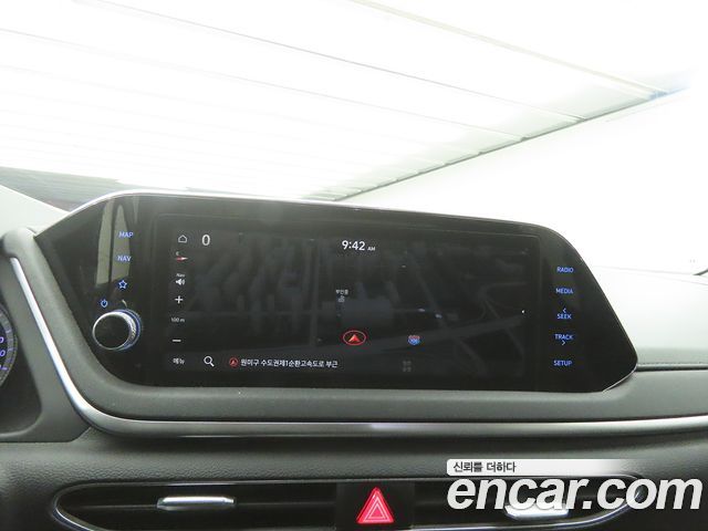 Hyundai Sonata 2022 — photo 13