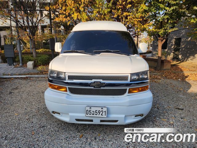 Chevrolet Express Van 2019 — photo 3
