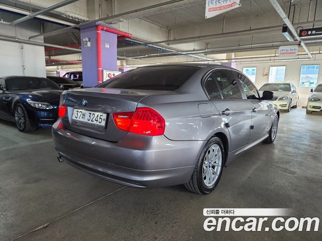 BMW 3-Series 2010 — photo 3