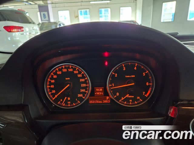 BMW 3-Series 2010 — photo 6