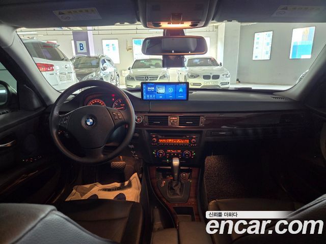 BMW 3-Series 2010 — photo 7