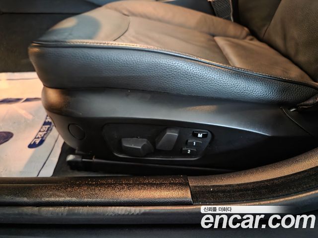 BMW 3-Series 2010 — photo 12