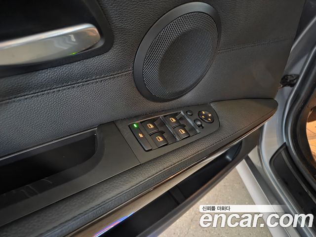 BMW 3-Series 2010 — photo 15