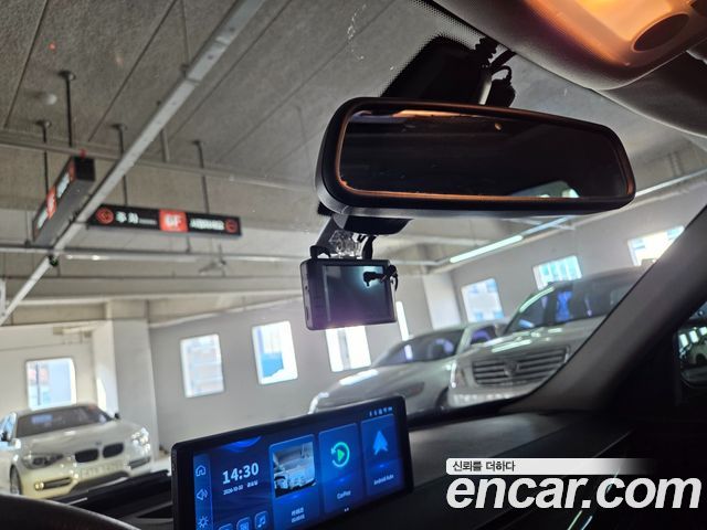 BMW 3-Series 2010 — photo 17