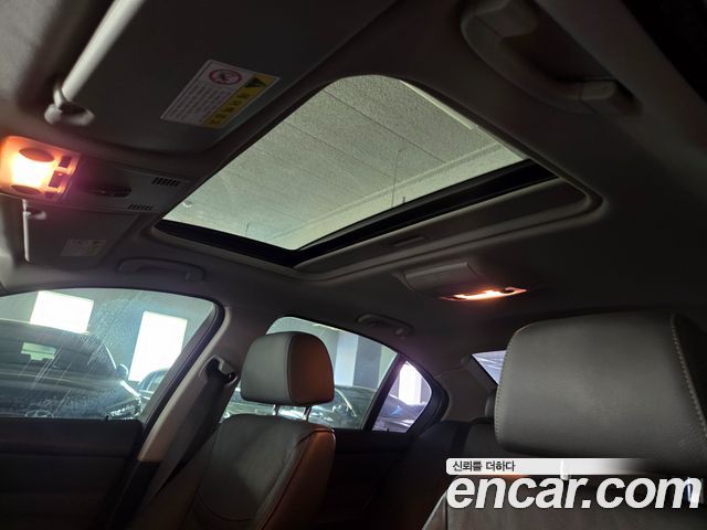 BMW 3-Series 2010 — photo 18