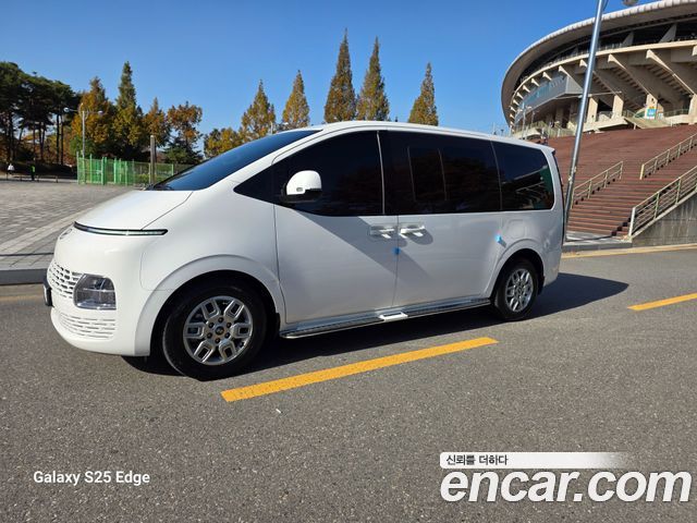 Hyundai Staria 2025 — photo 2