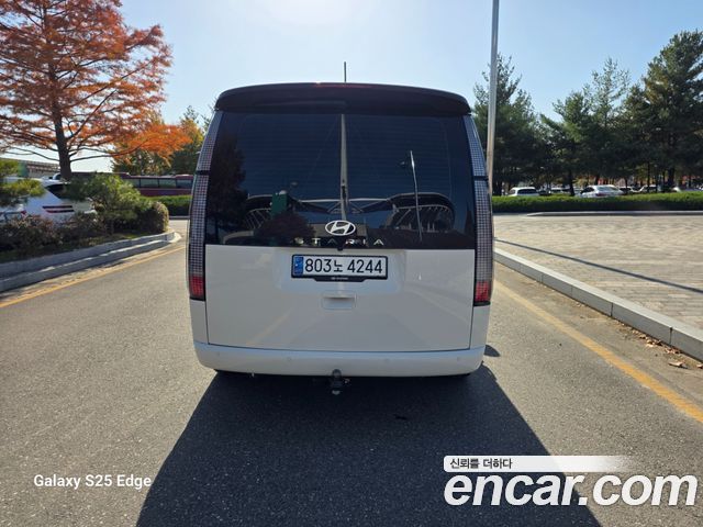 Hyundai Staria 2025 — photo 3