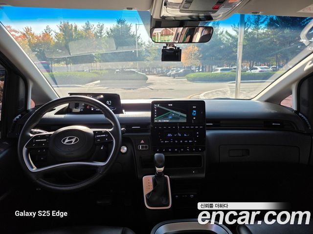 Hyundai Staria 2025 — photo 10