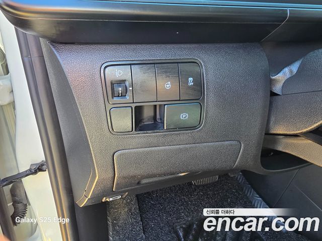 Hyundai Staria 2025 — photo 12
