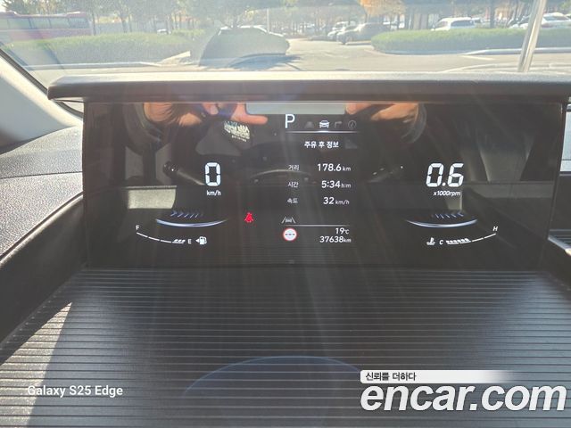 Hyundai Staria 2025 — photo 14