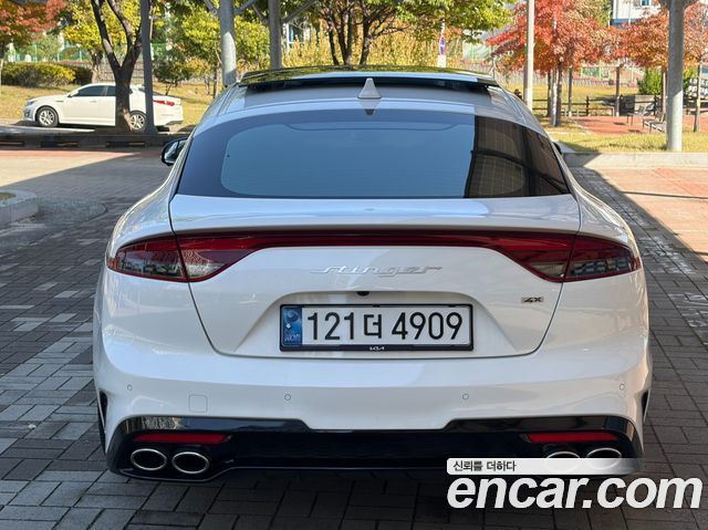 Kia Stinger 2023 — photo 4