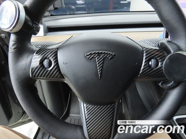 Tesla Model Y 2022 — photo 10