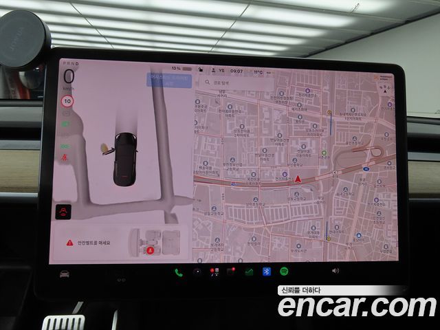 Tesla Model Y 2022 — photo 13