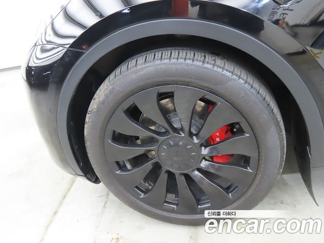 Tesla Model Y 2022 — photo 19