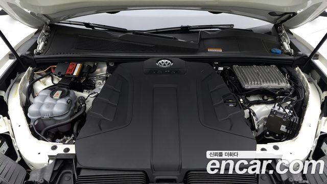 Volkswagen Touareg 2020 — photo 6