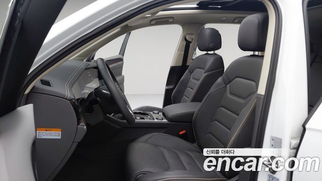 Volkswagen Touareg 2020 — photo 11