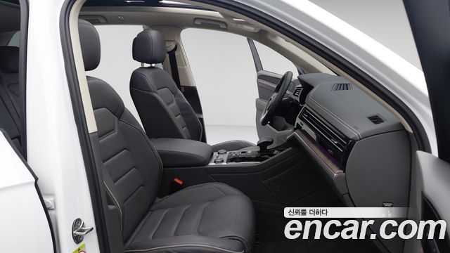 Volkswagen Touareg 2020 — photo 14