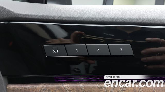 Volkswagen Touareg 2020 — photo 18