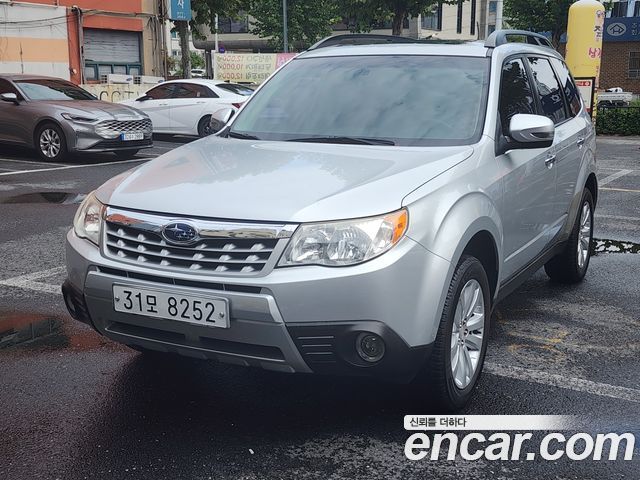 Subaru Forester 2011 — photo 1