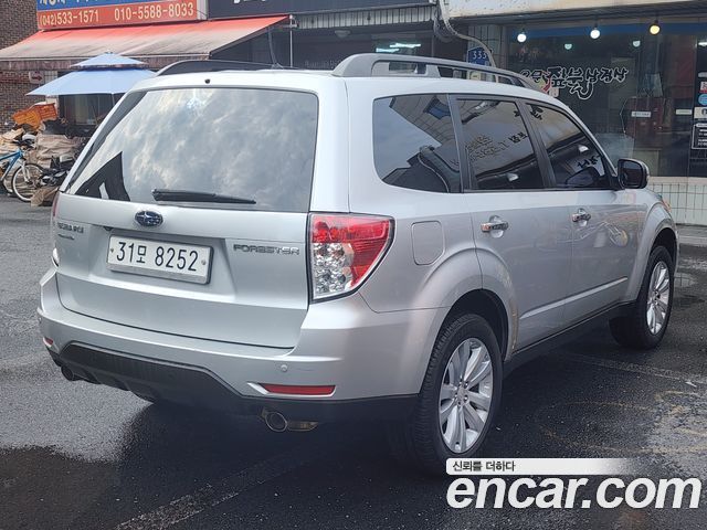 Subaru Forester 2011 — photo 2