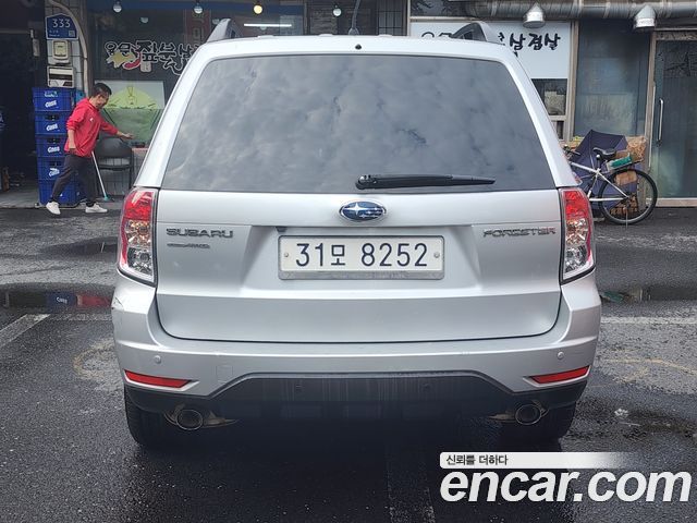 Subaru Forester 2011 — photo 4