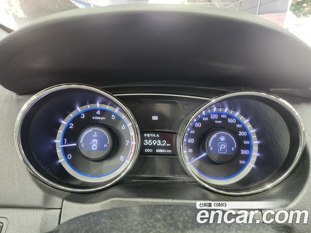 Hyundai Sonata 2010 — photo 9