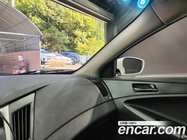 Hyundai Sonata 2010 — photo 11