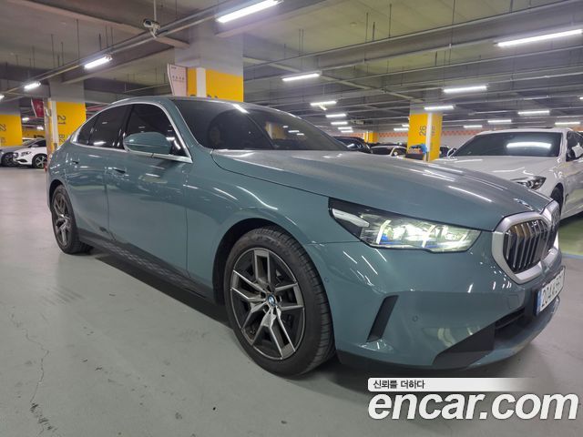 BMW 5-Series 2025 — photo 3