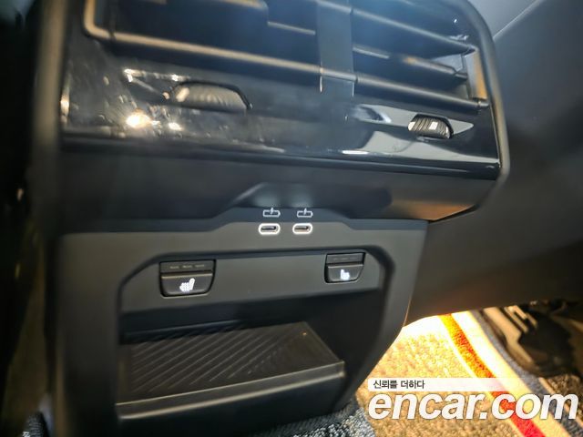 BMW 5-Series 2025 — photo 16