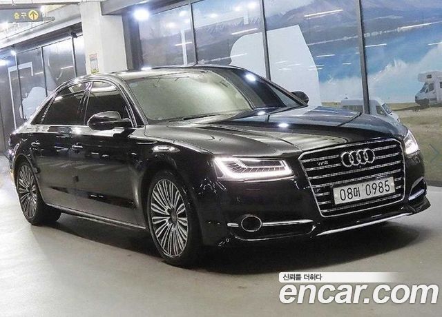 Audi A8 2016 — photo 1
