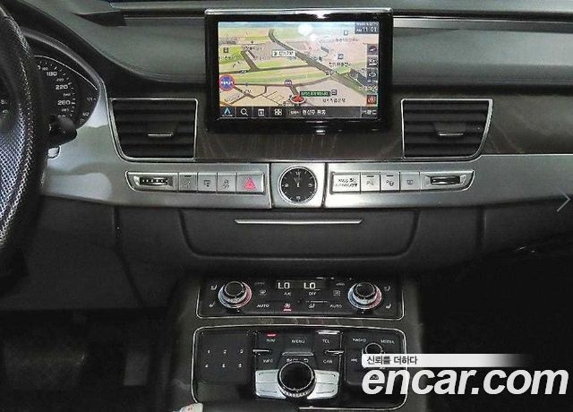 Audi A8 2016 — photo 11