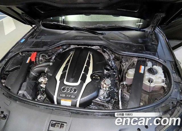 Audi A8 2016 — photo 19